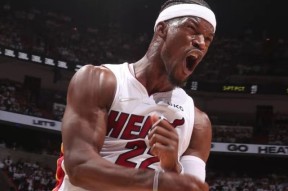 包含巴特勒在澳大利亚队比赛中势不可挡，大胜引发热议！的词条